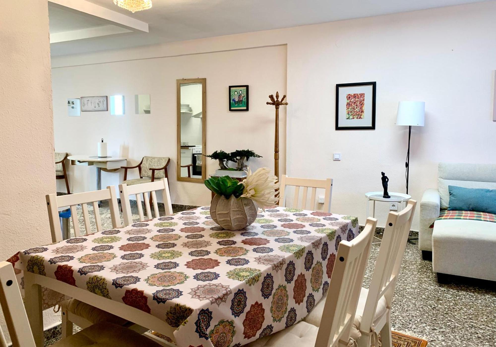 Centrally-Located, Spacious Flat At Historic Centre & Short Walk To Beach Alicante Exterior foto